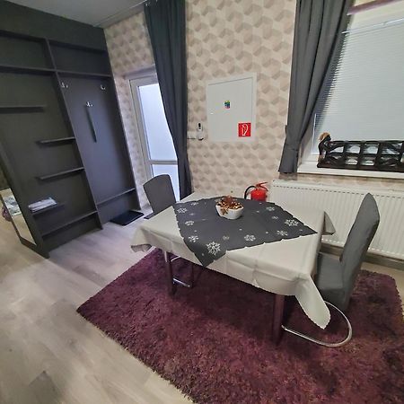 Valla Penzion & Restauracia Malacky Luaran gambar